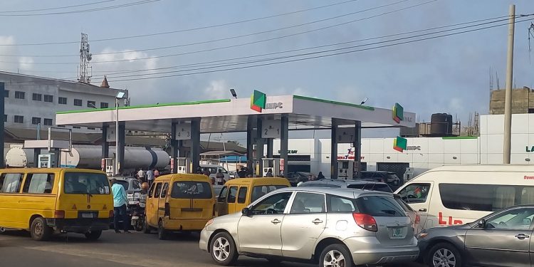 Abuja petrol stations still pump at N1, 430 per litre