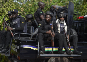 Police operatives conduct a security operation in the Unity Fountain area of Maitama, Abuja, following a viral video alleging a robbery in the area.
