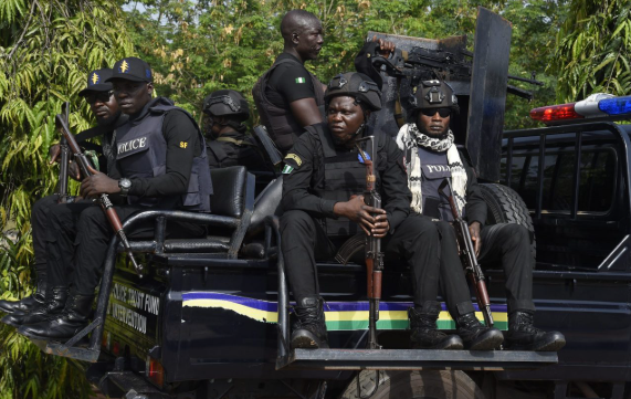 Police operatives conduct a security operation in the Unity Fountain area of Maitama, Abuja, following a viral video alleging a robbery in the area.