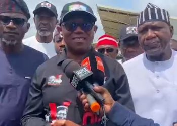 Peter Obi and his entourage in Makurdi on Tuesday.