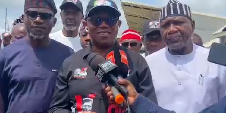 Peter Obi and his entourage in Makurdi on Tuesday.