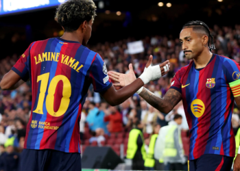Yamal and Raphinha celebrates goal