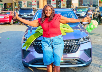 Felicity Eseke, a mother of five and inDrive driver, receives a brand-new Wuling XC250 2025 from inDrive in recognition of her five years of dedication to supporting her family through driving.