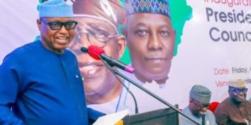 Ekiti State Governor Biodun Oyebanji addresses members of the APC Presidential Campaign Council.