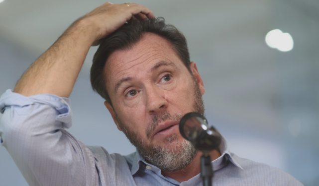 Spain's transport minister, Oscar Puente, speaking at a news conference regarding the Toldo train collision